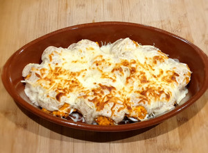 Foto principal de Huevos rellenos gratinados con bechamel