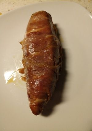 A picture of Sicilian pesto stuffed chicken.