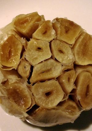 A picture of Roasted Garlic.