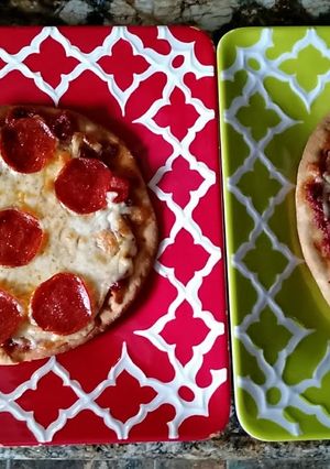 A picture of Kid Friendly Flat bread Pizzas.