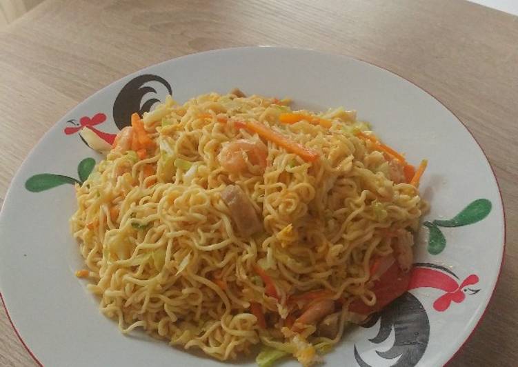 Bagaimana Menyiapkan Mie Goreng Simple Anti Gagal