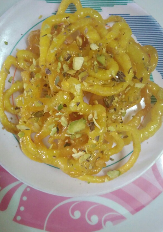 જલેબી(jalebi recipe in Gujarati) રેસીપી મુખ્ય ફોટો