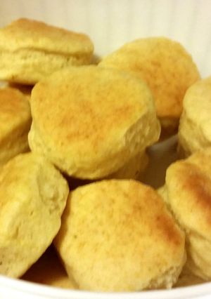 A picture of Easy Buttermilk Biscuits.
