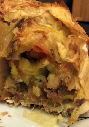 A picture of Greek chicken pie.