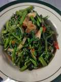 Tumis kangkung terasi (terasi cirebon)