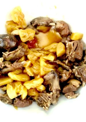 Hình của món Bồ câu xào thơm.