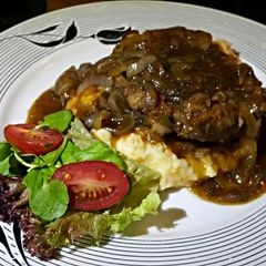 A picture of Saucy Lamb Chops.