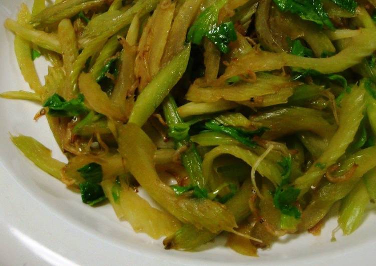 Simple Way to Make Award-winning Refrigerator Staple - Simple Celery Stir Fry