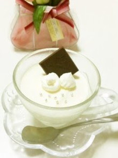 A picture of Easy and Smooth 2 Ingredient White Chocolate Mousse.