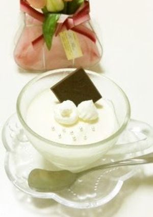 A picture of Easy and Smooth 2 Ingredient White Chocolate Mousse.