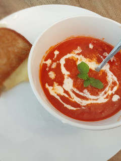 A picture of Tomato Basil Soup.