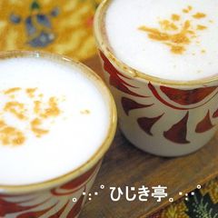 A picture of Sweet Red Bean Soup with Milk.
