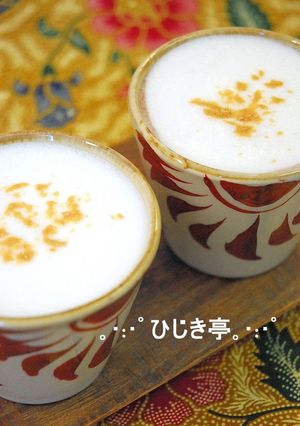 A picture of Sweet Red Bean Soup with Milk.