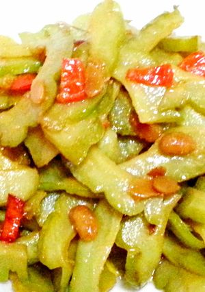 A picture of Bittergourd with fermented soya bean.