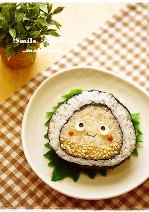 A picture of Mr. Chestnut Seaweed Maki for Character Bentos.