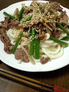 A picture of Udon Noodles With Meat In Only 3 Minutes.