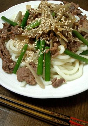 A picture of Udon Noodles With Meat In Only 3 Minutes.