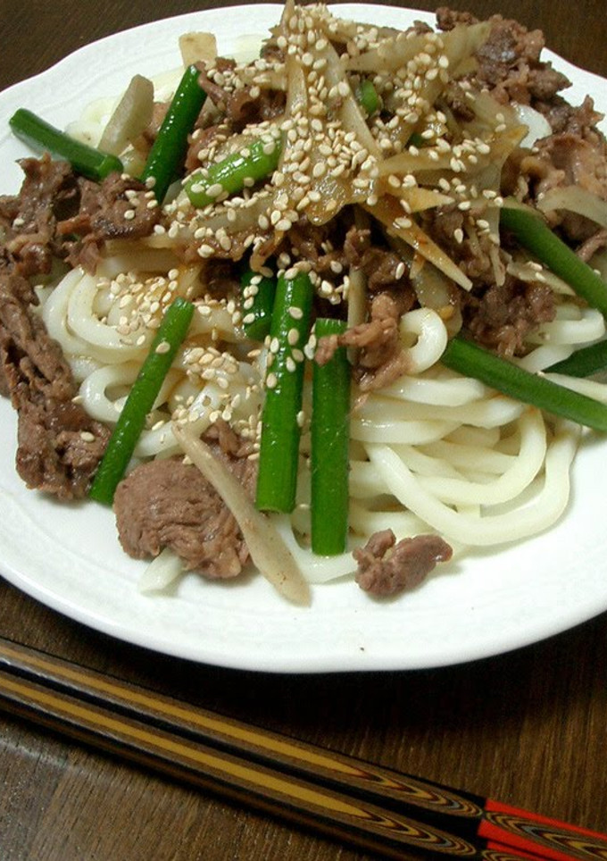A picture of Udon Noodles With Meat In Only 3 Minutes.