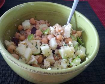 Ultimate, Prepare Quinoa salad with chickpeas and apples Delicious Steady