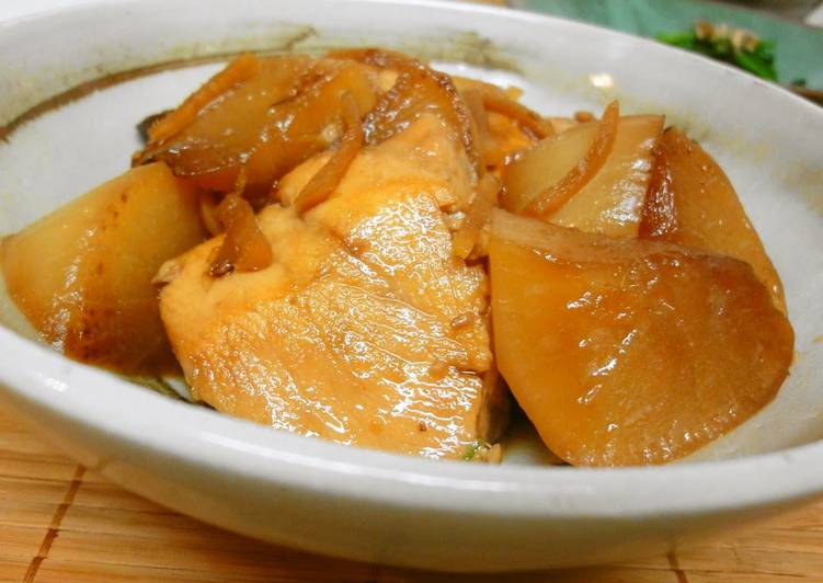 Steps to Make Speedy My Family&#39;s Easy Simmered Amberjack &amp; Daikon Radish