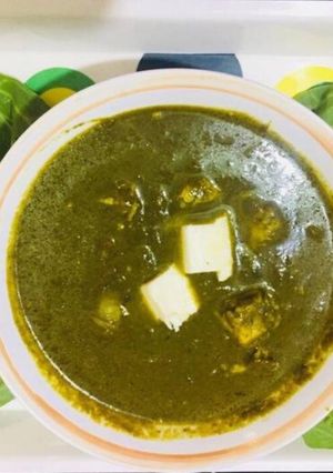 पालक पनीर (Palak Paneer Recipe in Hindi) रेसिपी मुख्य फोटो