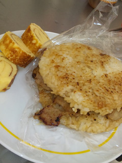 A picture of Yakiniku Rice Burger.