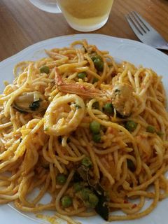 Una foto de Espaguetis con mariscos