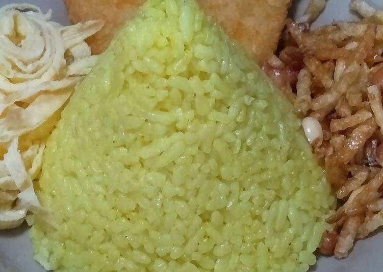 Nasi kuning simple