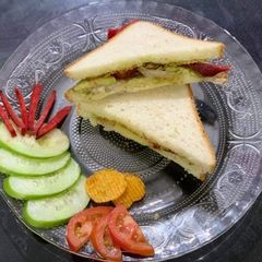 A picture of Green Chutney vegetables Sandwich.
