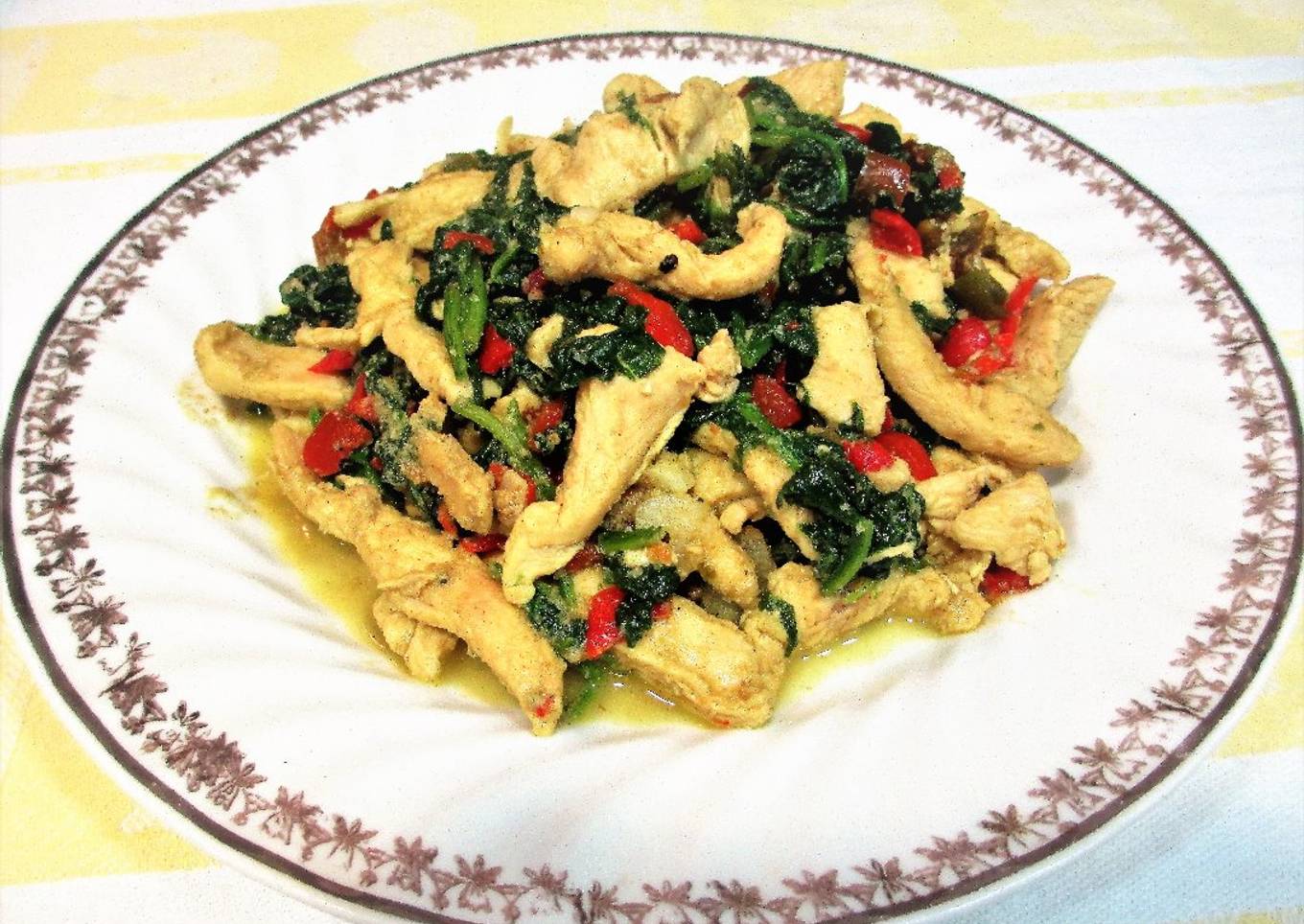 Chicken breast with spinach and cumin - light