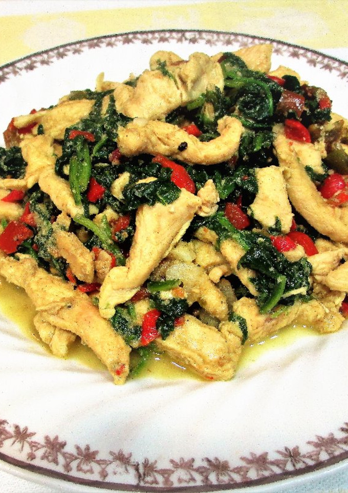 Una foto de Pechuga de pollo con espinacaal comino - fácil
