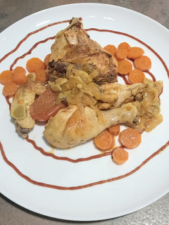 Una foto de Pollo a la barbacoa con verdura