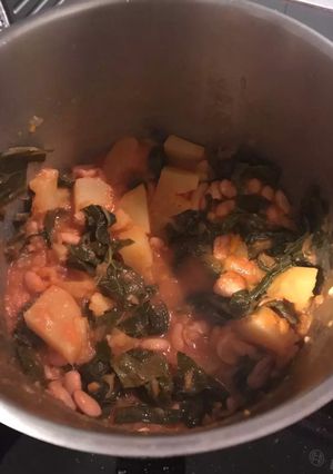 A picture of Tuscan Bean and Kale Soup.