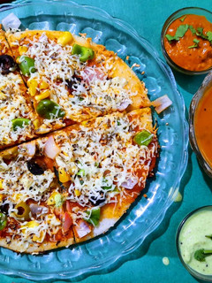 ઢોસા પીઝા (Dosa Pizza Recipe In Gujarati) રેસીપી મુખ્ય ફોટો