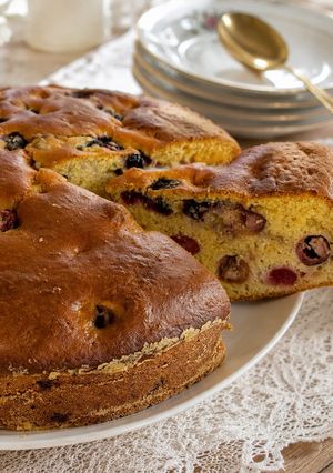 Φωτογραφία της συνταγής Κέικ 🥧 - Κερασόπιτα 🍒 (και) με μύρτιλλα 🫐