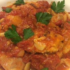 A picture of Chicken In Garlic Tomato Sauce.