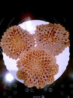 A picture of Experiment: Heart shaped cooker pancakes.