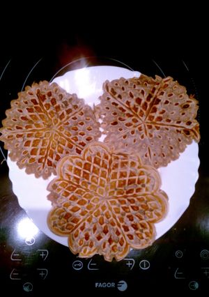 A picture of Experiment: Heart shaped cooker pancakes.