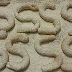 A picture of Lemon Jumbles.