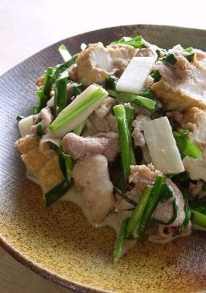 A picture of Crispy Pork and Chinese Chive Stir-Fry with Atsuage (Thick Fried Tofu).