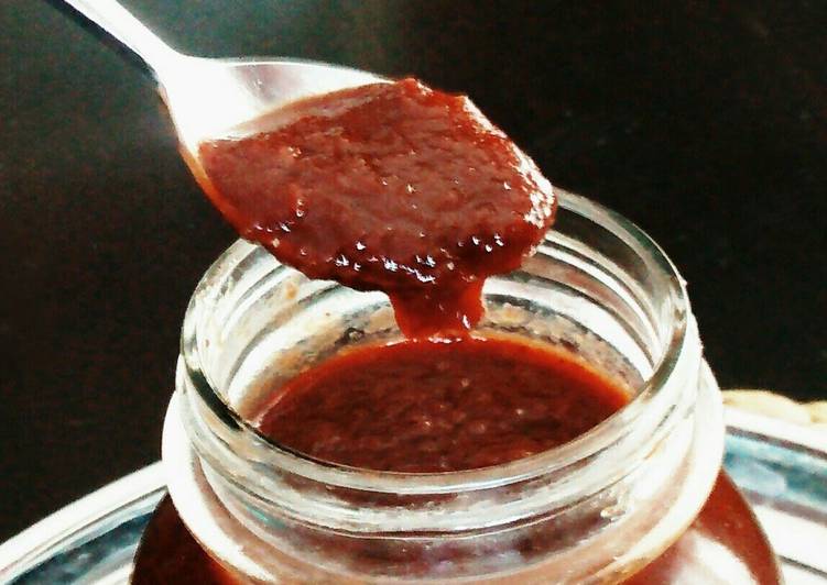 How to Make Homemade Blueberry Chipotle Barbecue Sauce