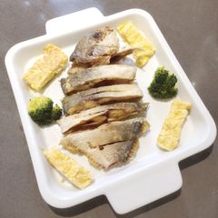 A picture of Pompano or Pampanp.