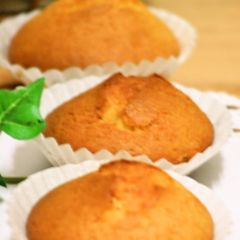 A picture of Easy Cupcakes Made with Vegetable Oil.