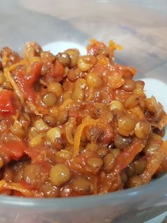 Una foto de Lentejas con verduras para bebés (blw)