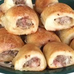 A picture of Bacon, Beef And And Cheese Roll.
