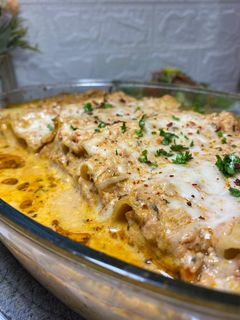 صورة لوصفة معكرونة كانلوني محشيه بالدجاج بالصوص الوردي على طريقتي الخاصه 🧀