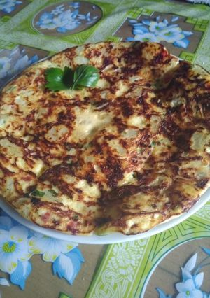 Una foto de Tortilla de papas con queso muzzarella🔝💞💚