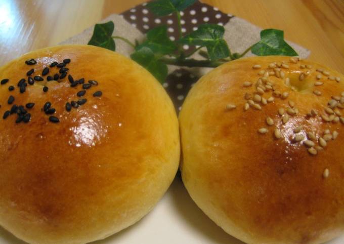 Fluffy Moist Anpan (Bread Roll filled with Anko)