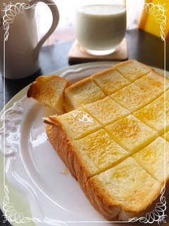 A picture of Tea Room-style Buttered Honey Toast.