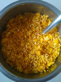 પૌંઆ નો ચેવડો (Poha Chevdo Recipe In Gujarati) રેસીપી મુખ્ય ફોટો